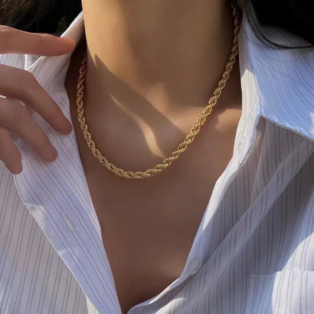 ⭐ Stunning 22" Diamond Cut Rope Necklace 4mm Wide 18K Gold ⭐ - Picture 4 of 5